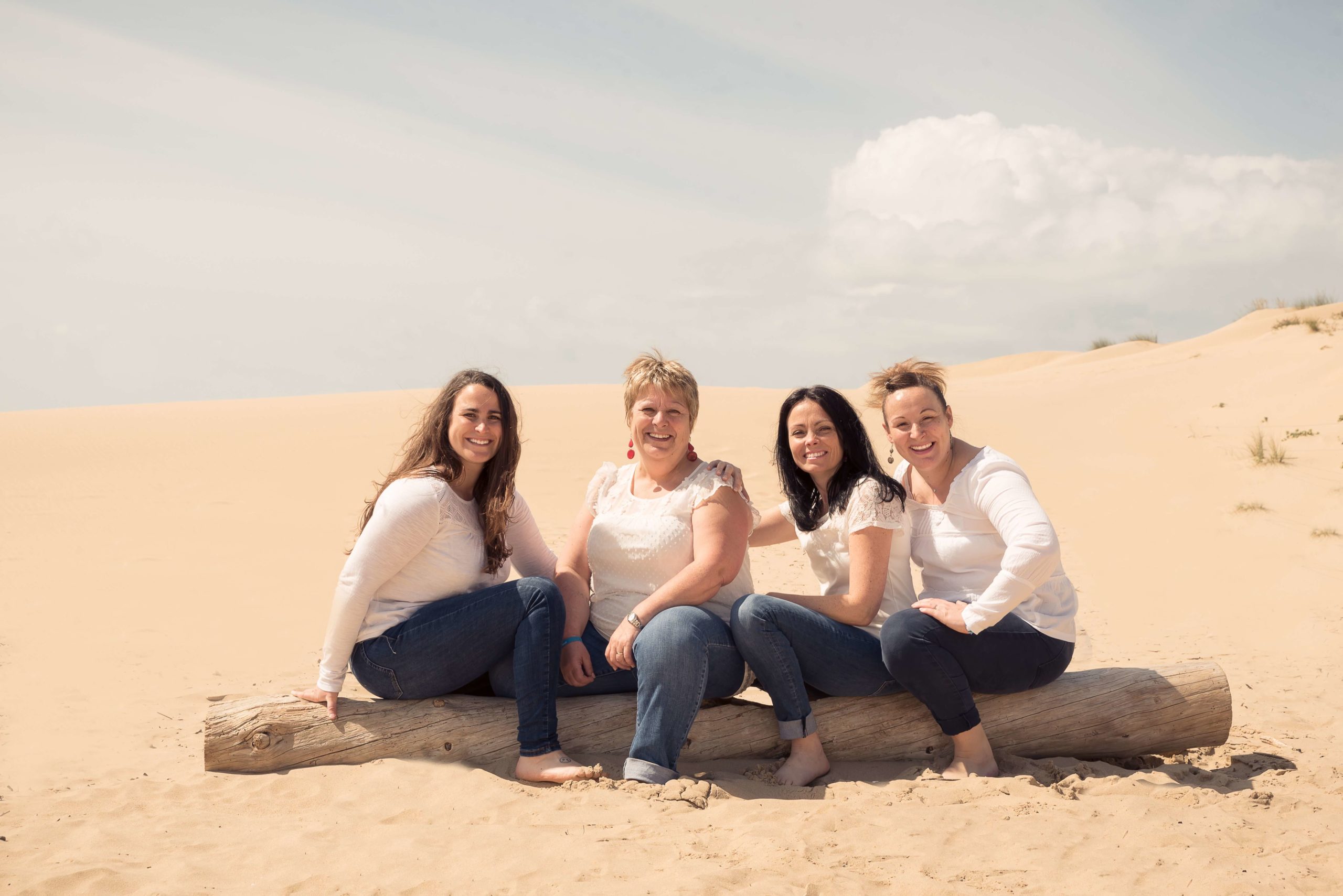 séance famille extérieur bord de plage les sables d Olonne