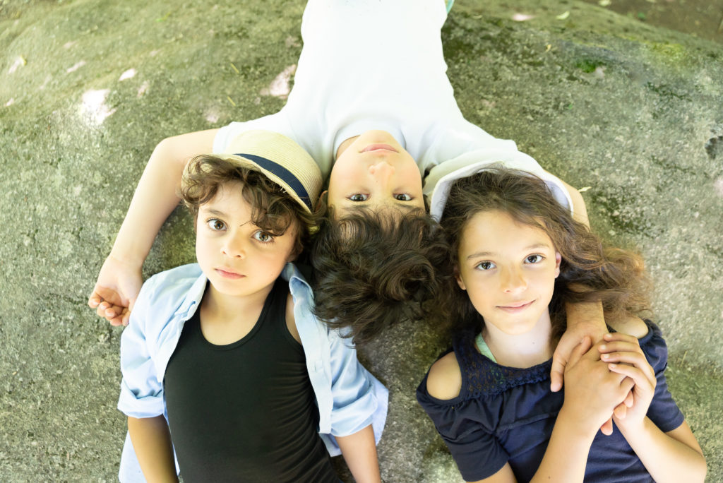 séance photo famille à Piquet en Vendée par Sophie Rouzineau photographe de famille
