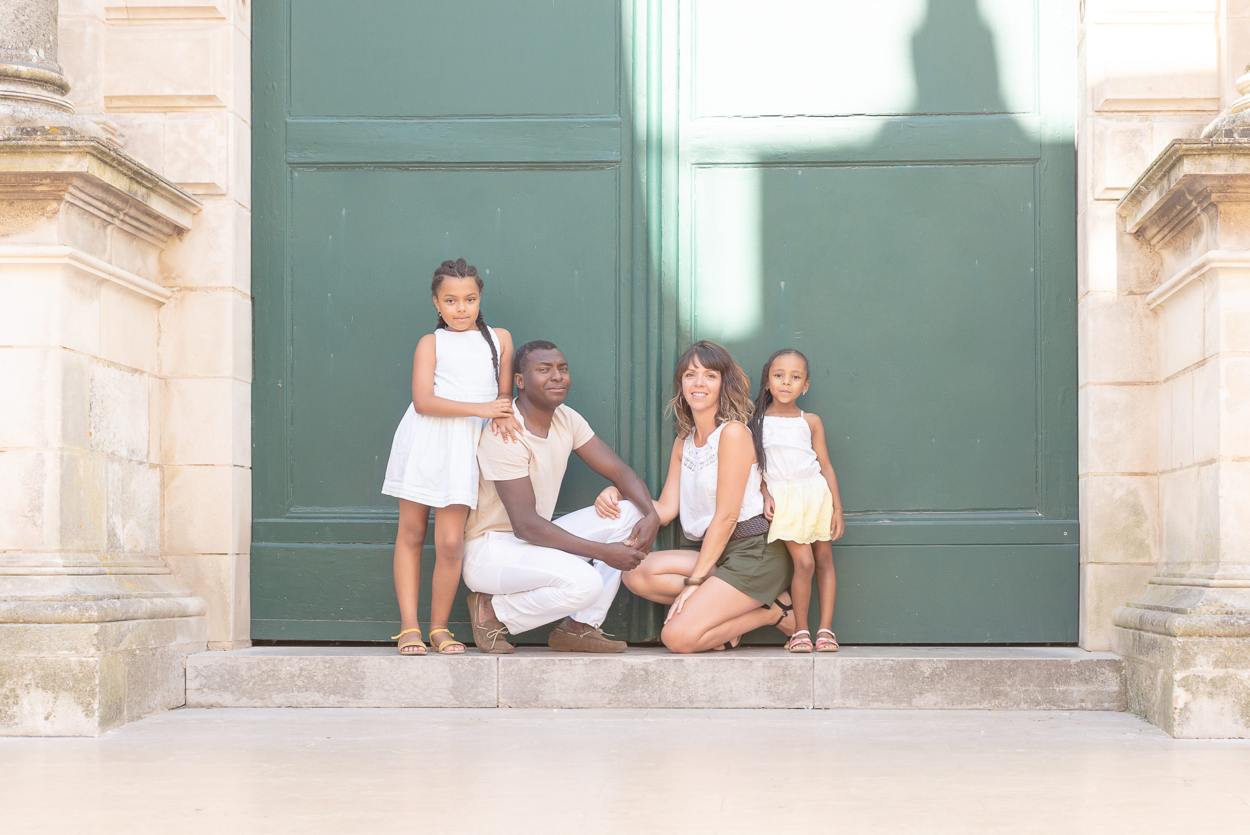 Séance photo famille aux Sables d'olonne par Sophie Rouzineau photographe
