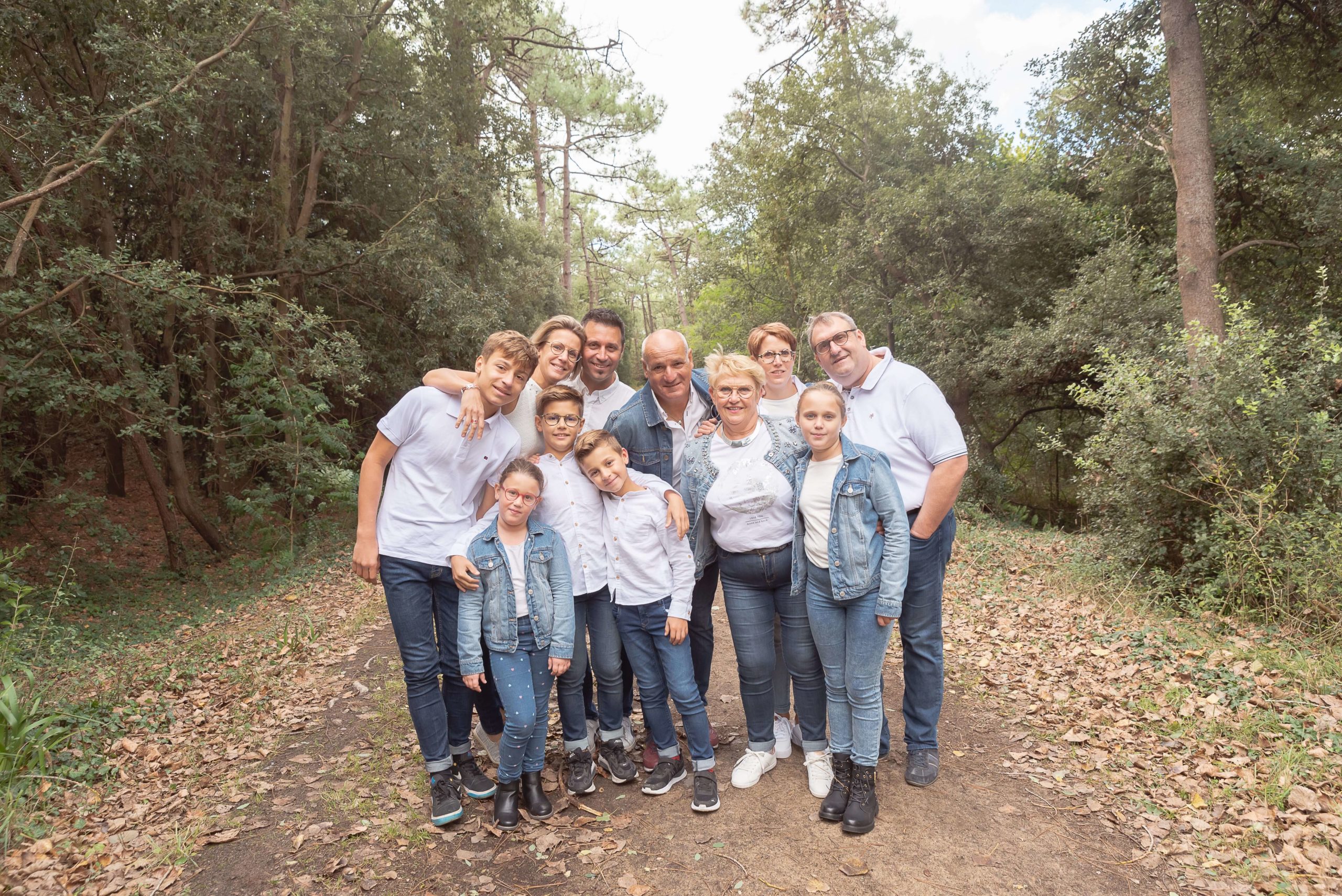 Séance photo de famille aux Sables d'Olonne avec Sophie Rouzineau photographe en Vendée